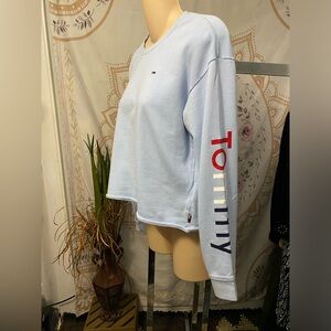 Y2K Tommy Hilfiger Light Blue Cropped Logo Sweatshirt size small
